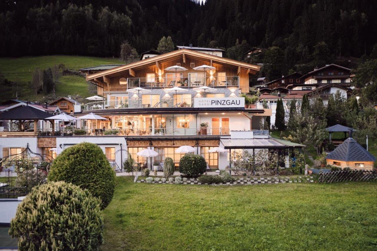 Hotel Garni Pinzgau, Bernd Huttl Neukirchen am Grossvenediger Exterior photo